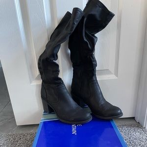 White Mountain Boots Size 7